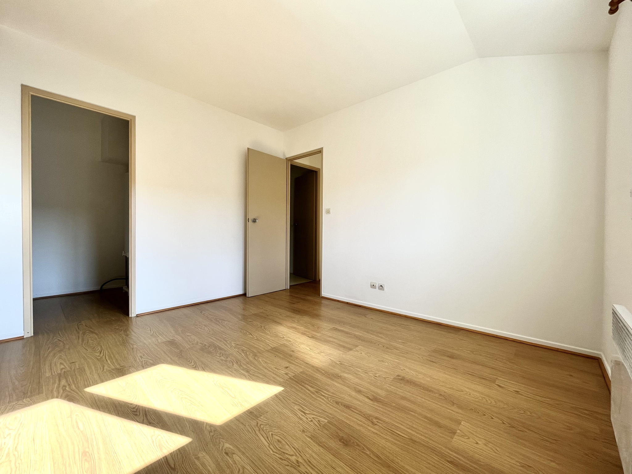 photo_cd543f2c4a77d857635fe2863b1eac87